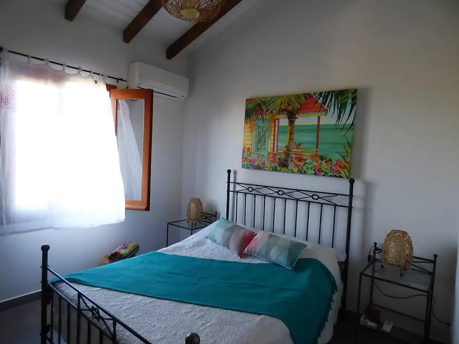 Holiday home Joli Gite Au Calme Dans Un Ecrin De Verdure Sainte-Anne  Guadeloupe