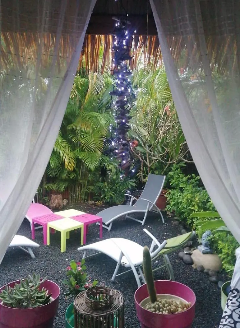 Joli Gite Au Calme Dans Un Ecrin De Verdure Sainte-Anne  Holiday home Sainte-Anne (Grande-Terre)